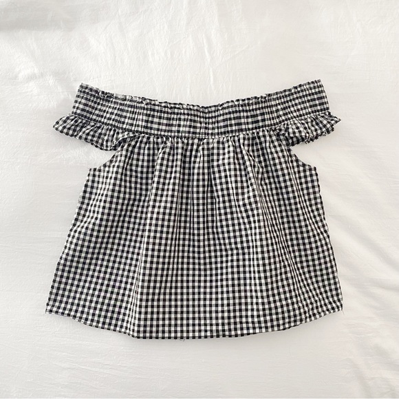 Guess Gingham Off Shoulder Top - Picture 2 of 5
